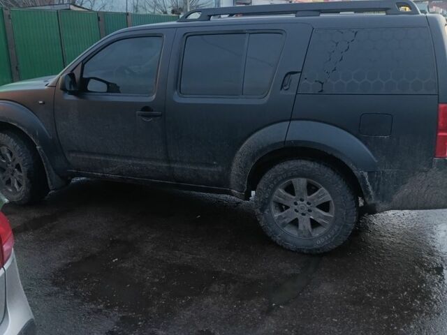 Черный Ниссан Патфайндер, объемом двигателя 0 л и пробегом 390 тыс. км за 5200 $, фото 7 на Automoto.ua