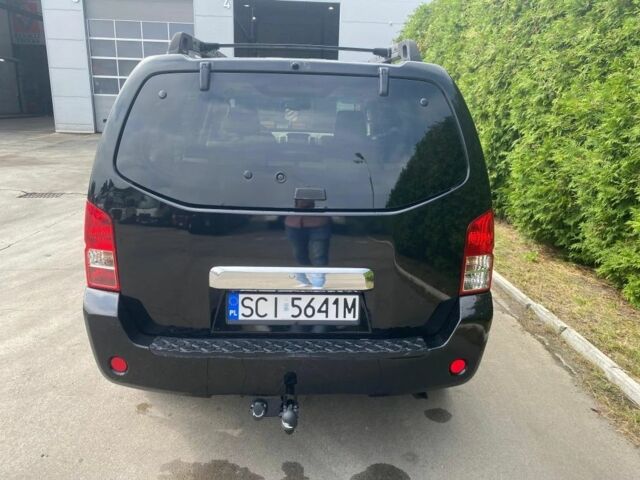 Черный Ниссан Патфайндер, объемом двигателя 2.5 л и пробегом 235 тыс. км за 3100 $, фото 4 на Automoto.ua