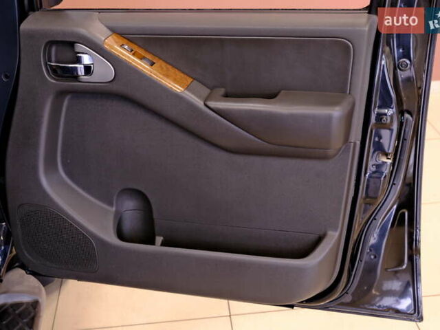 Черный Ниссан Патфайндер, объемом двигателя 3.95 л и пробегом 258 тыс. км за 8900 $, фото 42 на Automoto.ua