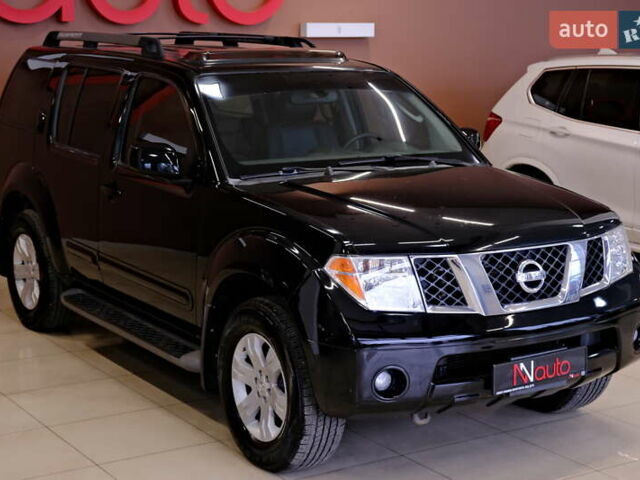 Черный Ниссан Патфайндер, объемом двигателя 3.95 л и пробегом 258 тыс. км за 8900 $, фото 3 на Automoto.ua