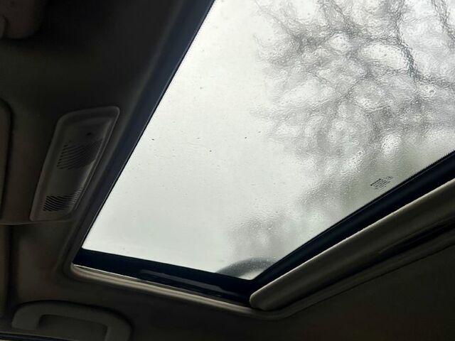 Черный Ниссан Патфайндер, объемом двигателя 4 л и пробегом 267 тыс. км за 10500 $, фото 5 на Automoto.ua