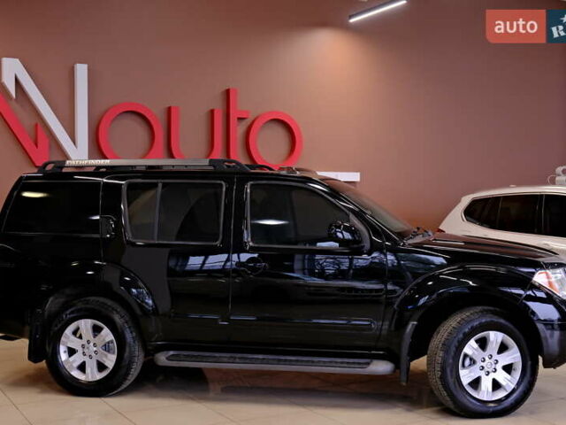 Черный Ниссан Патфайндер, объемом двигателя 3.95 л и пробегом 258 тыс. км за 8900 $, фото 7 на Automoto.ua