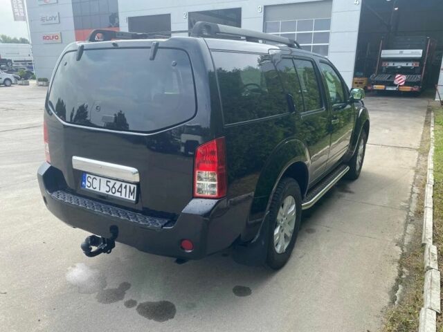 Черный Ниссан Патфайндер, объемом двигателя 2.5 л и пробегом 235 тыс. км за 3100 $, фото 5 на Automoto.ua