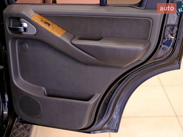 Черный Ниссан Патфайндер, объемом двигателя 3.95 л и пробегом 258 тыс. км за 8900 $, фото 37 на Automoto.ua