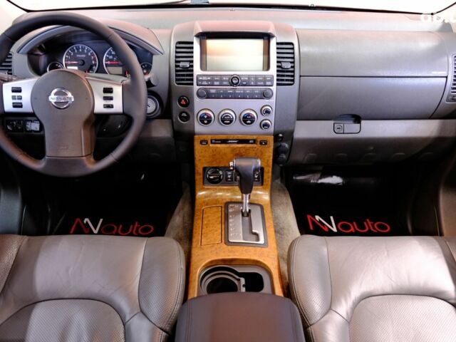 Черный Ниссан Патфайндер, объемом двигателя 4 л и пробегом 258 тыс. км за 8900 $, фото 6 на Automoto.ua