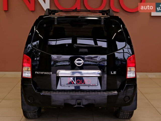 Черный Ниссан Патфайндер, объемом двигателя 3.95 л и пробегом 258 тыс. км за 8900 $, фото 12 на Automoto.ua