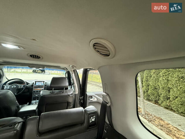 Чорний Ніссан Патфайндер, об'ємом двигуна 2.5 л та пробігом 182 тис. км за 11500 $, фото 53 на Automoto.ua