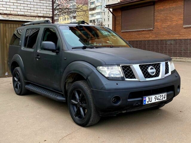 Чорний Ніссан Патфайндер, об'ємом двигуна 2.5 л та пробігом 300 тис. км за 4850 $, фото 5 на Automoto.ua