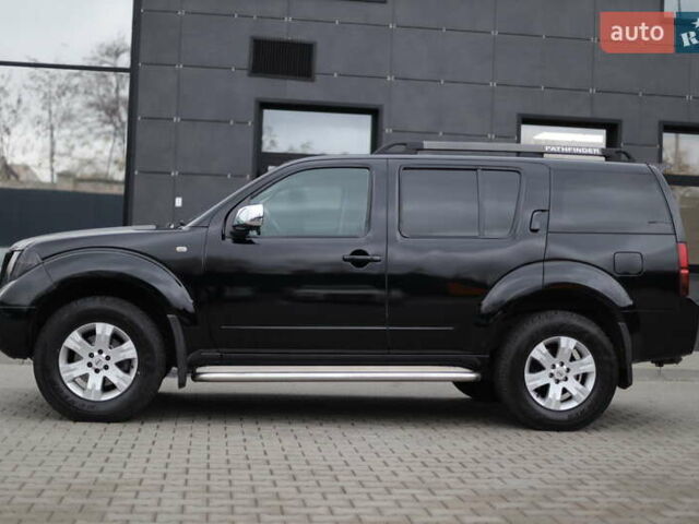 Черный Ниссан Патфайндер, объемом двигателя 2.5 л и пробегом 299 тыс. км за 8950 $, фото 4 на Automoto.ua