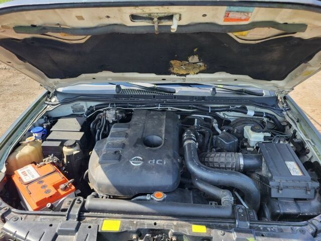 Черный Ниссан Патфайндер, объемом двигателя 2.5 л и пробегом 380 тыс. км за 4500 $, фото 10 на Automoto.ua