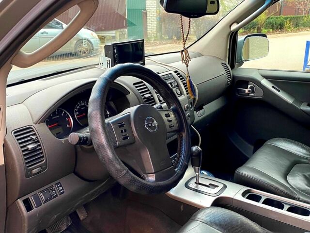 Чорний Ніссан Патфайндер, об'ємом двигуна 2.5 л та пробігом 300 тис. км за 4850 $, фото 10 на Automoto.ua