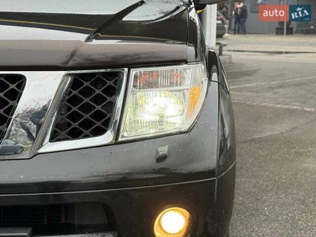 Черный Ниссан Патфайндер, объемом двигателя 2.49 л и пробегом 178 тыс. км за 13500 $, фото 6 на Automoto.ua