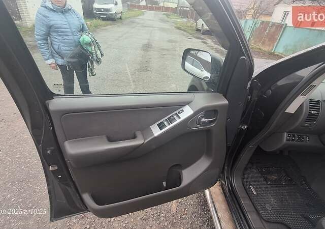 Черный Ниссан Патфайндер, объемом двигателя 2.49 л и пробегом 348 тыс. км за 8300 $, фото 15 на Automoto.ua