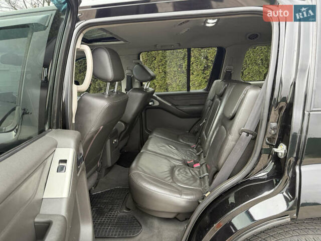 Чорний Ніссан Патфайндер, об'ємом двигуна 2.5 л та пробігом 182 тис. км за 11500 $, фото 34 на Automoto.ua