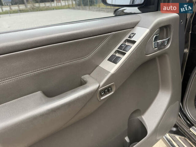 Чорний Ніссан Патфайндер, об'ємом двигуна 2.5 л та пробігом 182 тис. км за 11500 $, фото 31 на Automoto.ua