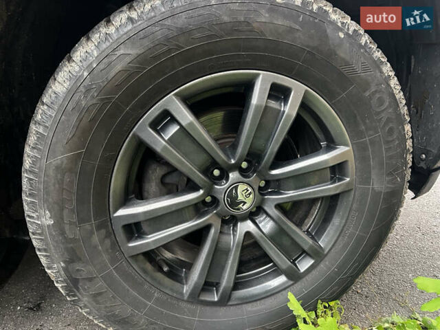 Черный Ниссан Патфайндер, объемом двигателя 2.49 л и пробегом 261 тыс. км за 11300 $, фото 1 на Automoto.ua