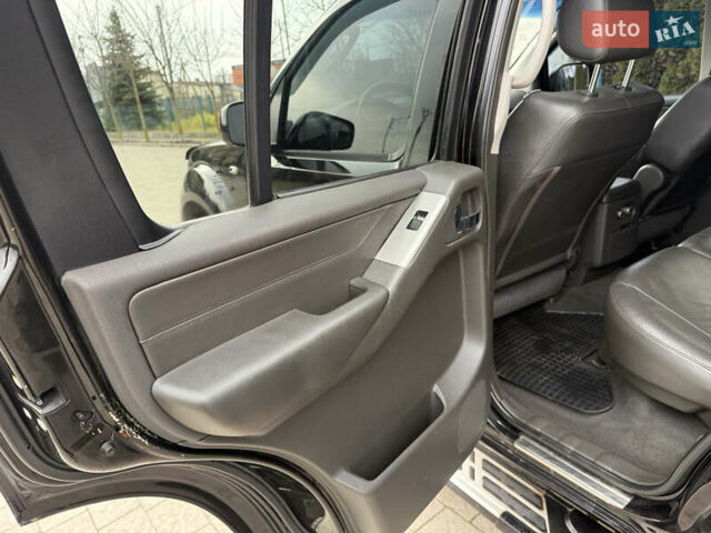 Чорний Ніссан Патфайндер, об'ємом двигуна 2.5 л та пробігом 182 тис. км за 11500 $, фото 35 на Automoto.ua