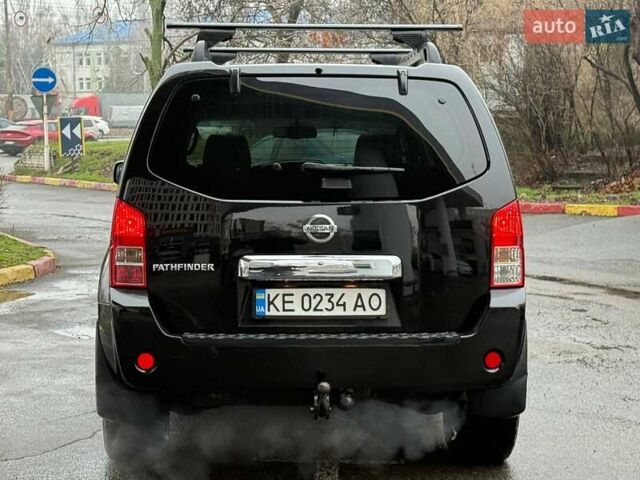 Черный Ниссан Патфайндер, объемом двигателя 2.49 л и пробегом 178 тыс. км за 13500 $, фото 10 на Automoto.ua