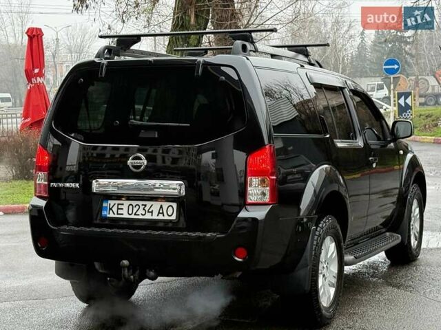 Черный Ниссан Патфайндер, объемом двигателя 2.49 л и пробегом 178 тыс. км за 13500 $, фото 13 на Automoto.ua