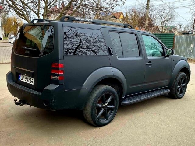 Чорний Ніссан Патфайндер, об'ємом двигуна 2.5 л та пробігом 300 тис. км за 4850 $, фото 8 на Automoto.ua