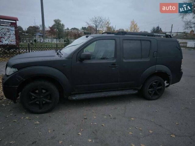 Черный Ниссан Патфайндер, объемом двигателя 2.5 л и пробегом 300 тыс. км за 3800 $, фото 1 на Automoto.ua