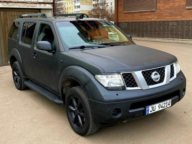 Чорний Ніссан Патфайндер, об'ємом двигуна 2.5 л та пробігом 300 тис. км за 4850 $, фото 6 на Automoto.ua