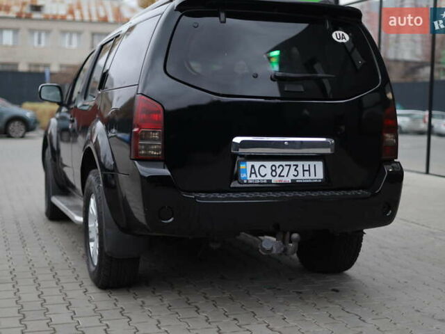 Черный Ниссан Патфайндер, объемом двигателя 2.5 л и пробегом 299 тыс. км за 8950 $, фото 5 на Automoto.ua