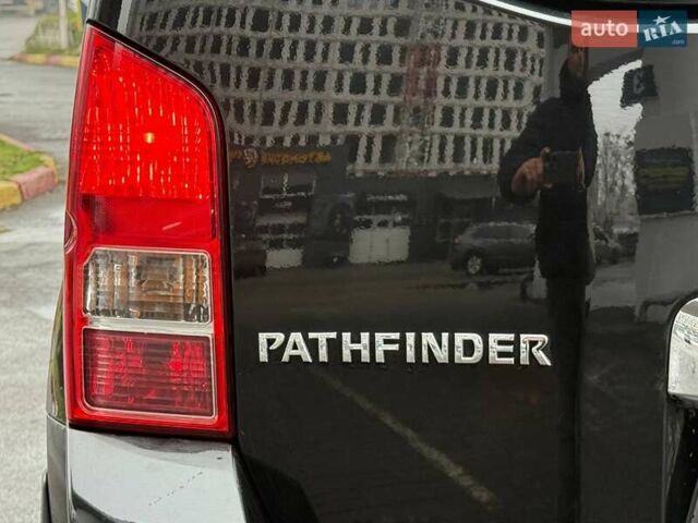 Черный Ниссан Патфайндер, объемом двигателя 2.49 л и пробегом 178 тыс. км за 13500 $, фото 15 на Automoto.ua