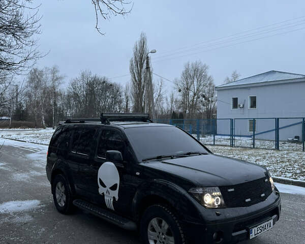 Черный Ниссан Патфайндер, объемом двигателя 4 л и пробегом 269 тыс. км за 10100 $, фото 3 на Automoto.ua