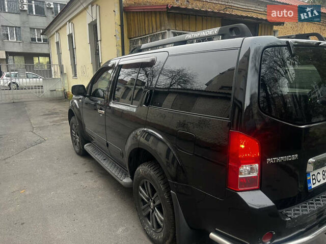 Черный Ниссан Патфайндер, объемом двигателя 2.49 л и пробегом 261 тыс. км за 11300 $, фото 19 на Automoto.ua