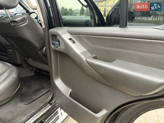 Чорний Ніссан Патфайндер, об'ємом двигуна 2.5 л та пробігом 182 тис. км за 11500 $, фото 39 на Automoto.ua