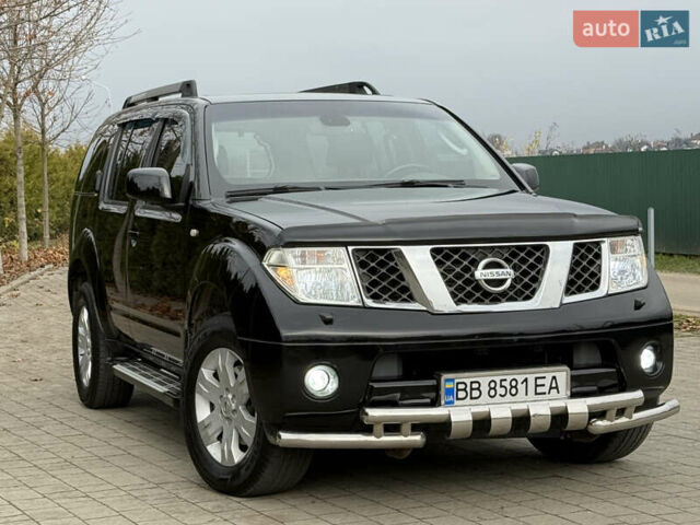 Чорний Ніссан Патфайндер, об'ємом двигуна 2.5 л та пробігом 182 тис. км за 11500 $, фото 4 на Automoto.ua