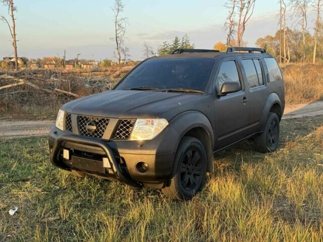 Черный Ниссан Патфайндер, объемом двигателя 2.5 л и пробегом 122 тыс. км за 4200 $, фото 1 на Automoto.ua