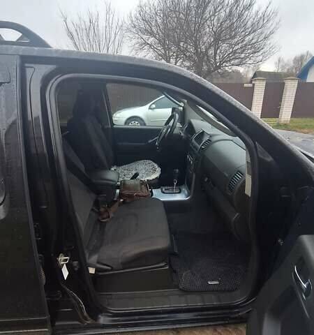 Черный Ниссан Патфайндер, объемом двигателя 2.49 л и пробегом 348 тыс. км за 8300 $, фото 7 на Automoto.ua