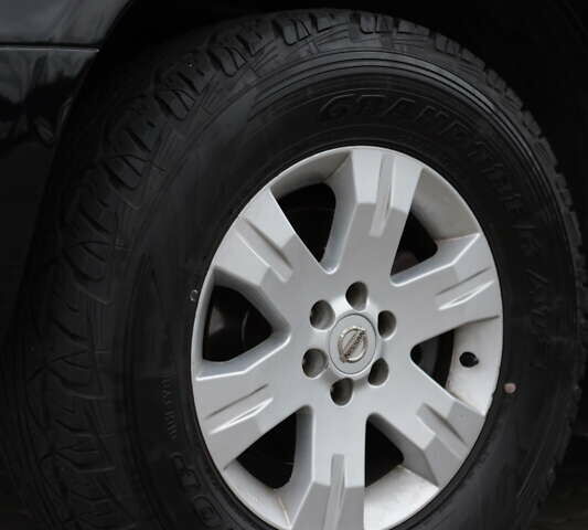 Черный Ниссан Патфайндер, объемом двигателя 2.5 л и пробегом 299 тыс. км за 8950 $, фото 16 на Automoto.ua