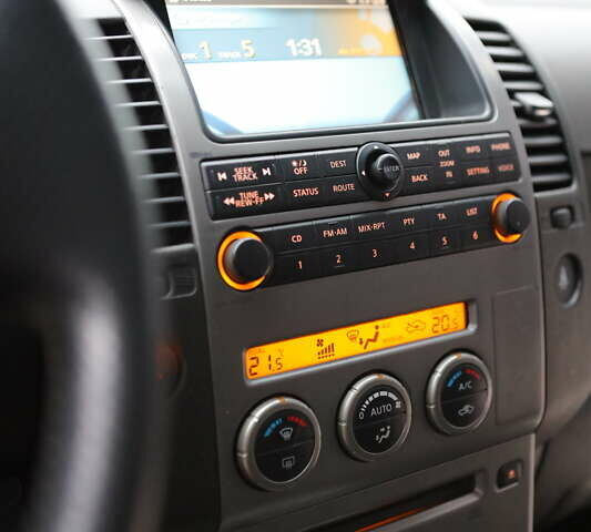 Черный Ниссан Патфайндер, объемом двигателя 2.5 л и пробегом 299 тыс. км за 8950 $, фото 7 на Automoto.ua