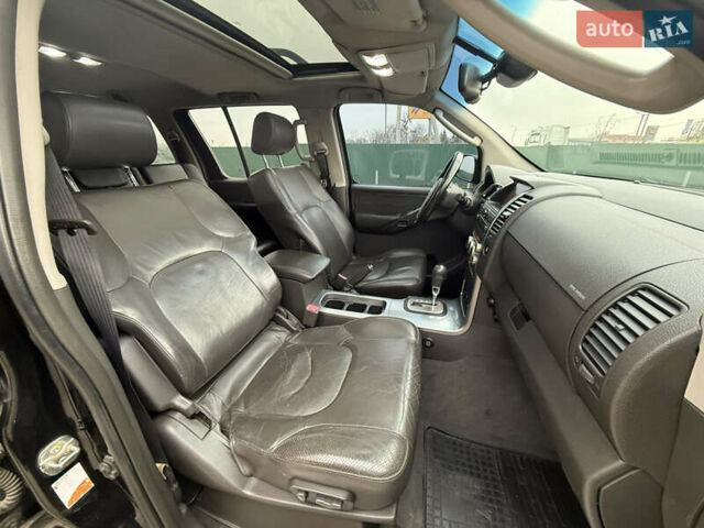 Чорний Ніссан Патфайндер, об'ємом двигуна 2.5 л та пробігом 182 тис. км за 11500 $, фото 37 на Automoto.ua
