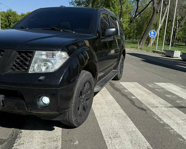 Черный Ниссан Патфайндер, объемом двигателя 2.5 л и пробегом 310 тыс. км за 14000 $, фото 19 на Automoto.ua
