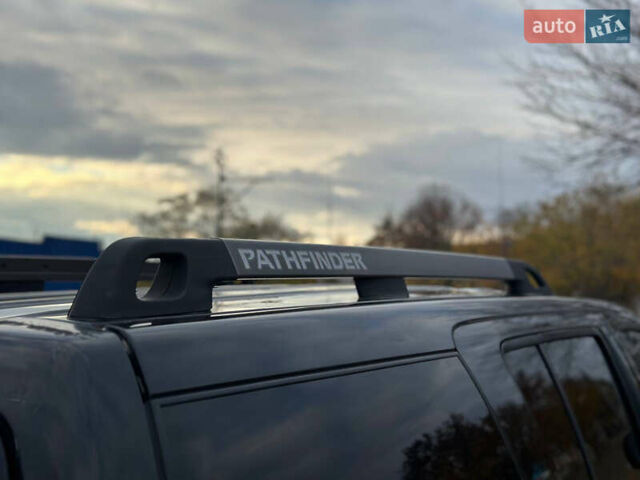 Черный Ниссан Патфайндер, объемом двигателя 2.49 л и пробегом 253 тыс. км за 7999 $, фото 44 на Automoto.ua