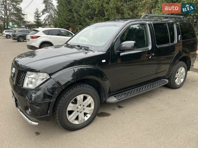 Черный Ниссан Патфайндер, объемом двигателя 2.49 л и пробегом 460 тыс. км за 7800 $, фото 1 на Automoto.ua