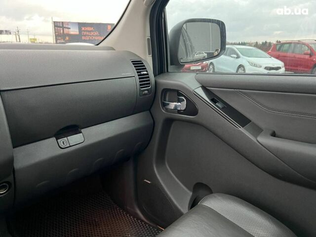 Черный Ниссан Патфайндер, объемом двигателя 2.5 л и пробегом 253 тыс. км за 9690 $, фото 30 на Automoto.ua