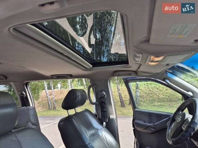 Черный Ниссан Патфайндер, объемом двигателя 2.5 л и пробегом 280 тыс. км за 6700 $, фото 10 на Automoto.ua