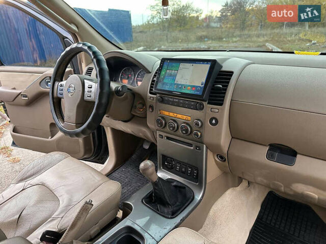 Черный Ниссан Патфайндер, объемом двигателя 2.49 л и пробегом 253 тыс. км за 7999 $, фото 22 на Automoto.ua