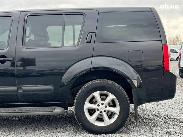 Черный Ниссан Патфайндер, объемом двигателя 2.5 л и пробегом 253 тыс. км за 9690 $, фото 4 на Automoto.ua