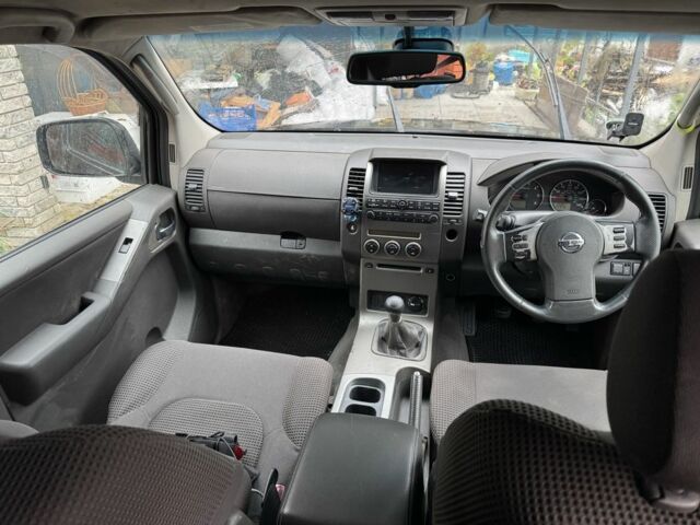 Ниссан Патфайндер 2007 в Киеве на Automoto.ua Черный Ниссан Патфайндер, объемом двигателя 2.5 л и пробегом 280 тыс. км за 4000 $, фото 5 на Automoto.ua