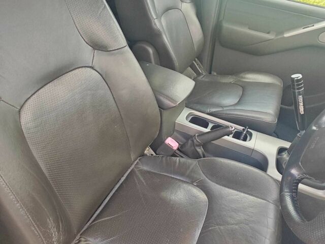 Чорний Ніссан Патфайндер, об'ємом двигуна 2.5 л та пробігом 237 тис. км за 4500 $, фото 11 на Automoto.ua