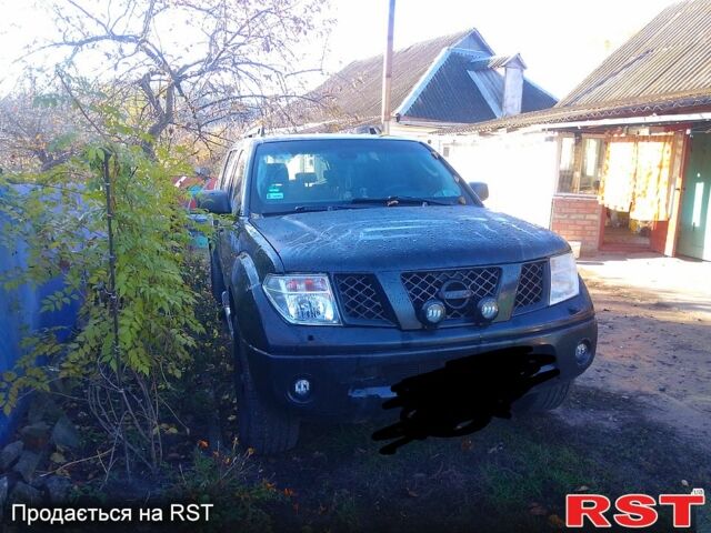 Черный Ниссан Патфайндер, объемом двигателя 2.5 л и пробегом 245 тыс. км за 4200 $, фото 2 на Automoto.ua