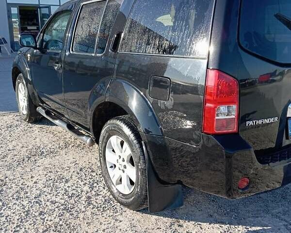 Черный Ниссан Патфайндер, объемом двигателя 2.5 л и пробегом 280 тыс. км за 6700 $, фото 5 на Automoto.ua