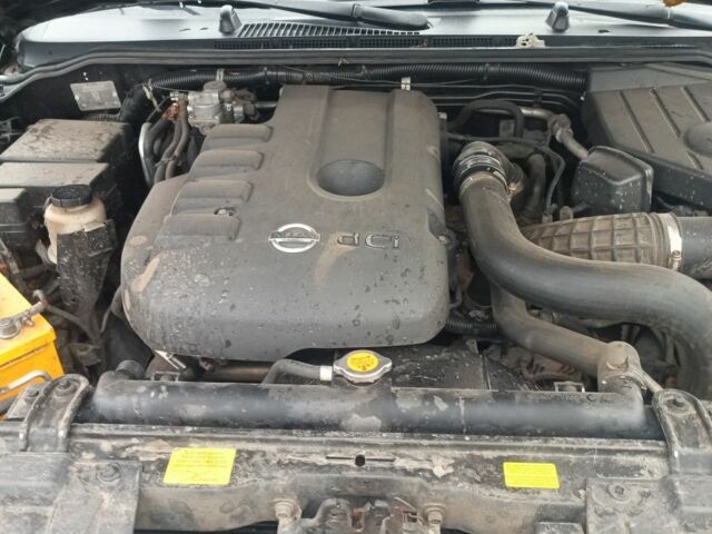 Черный Ниссан Патфайндер, объемом двигателя 0 л и пробегом 300 тыс. км за 6500 $, фото 1 на Automoto.ua