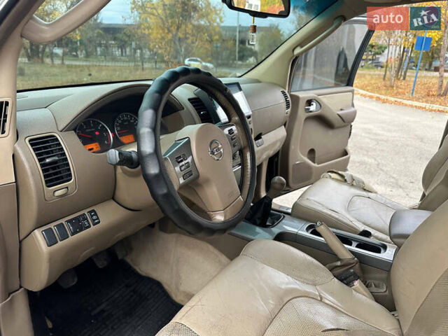 Черный Ниссан Патфайндер, объемом двигателя 2.49 л и пробегом 253 тыс. км за 7999 $, фото 11 на Automoto.ua